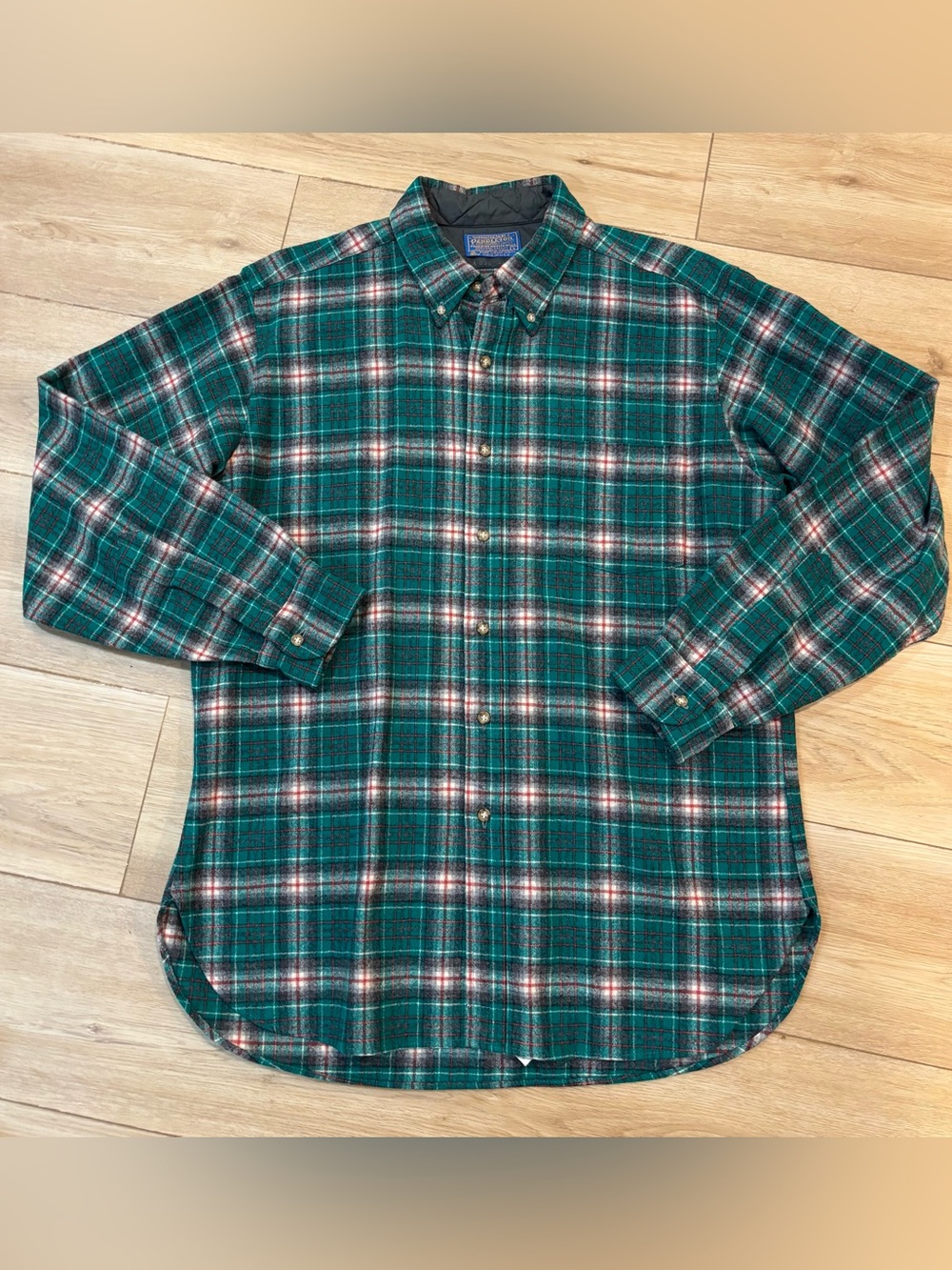 Vintage Pendleton Wool Shirt Size Large 100% Wool L Plaid Green White Red